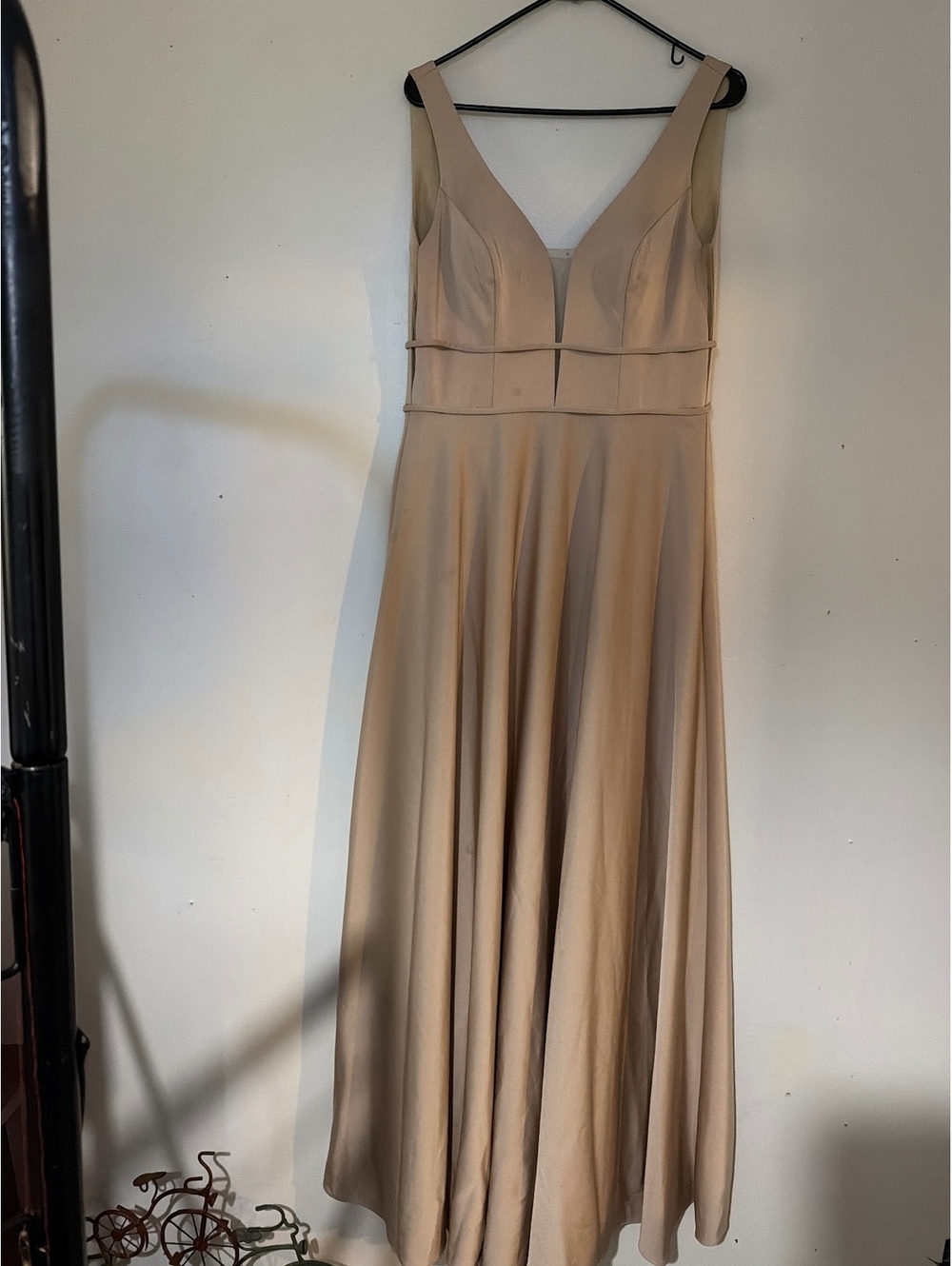 Allure Bridesmaids Pebble Color V-Neck Sleeveless Maxi Dress Size 10